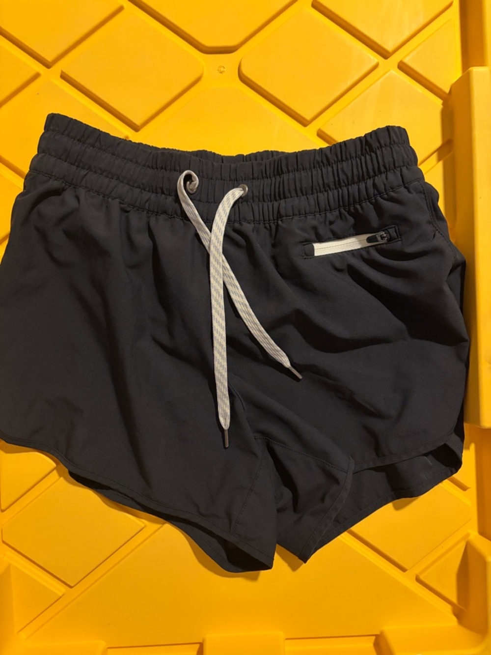 Vuori clementine 2.0 shorts 4 in inseam